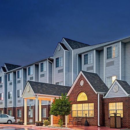 Microtel Inn & Suites By Wyndham Стейтсвилл Экстерьер фото