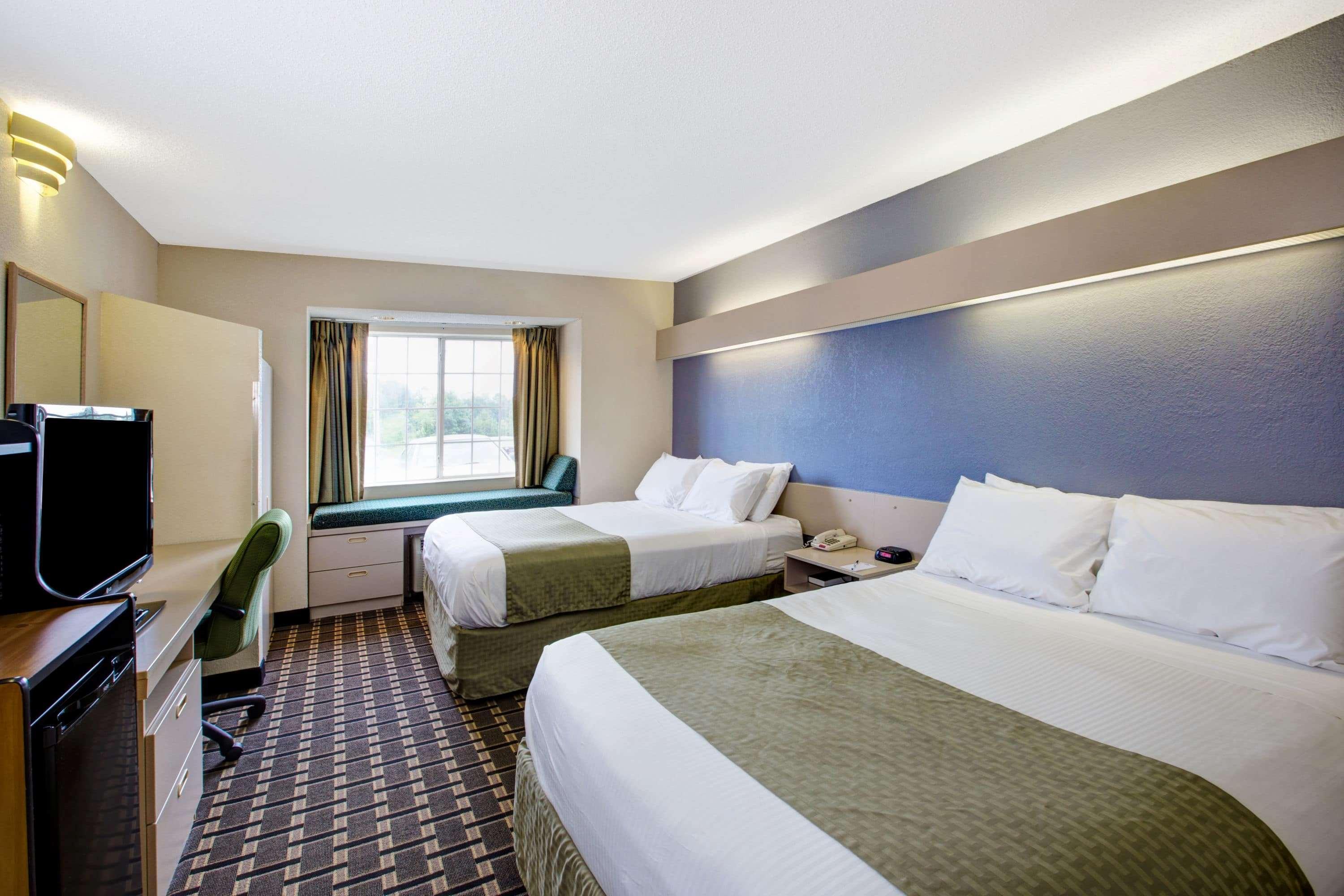 Microtel Inn & Suites By Wyndham Стейтсвилл Экстерьер фото