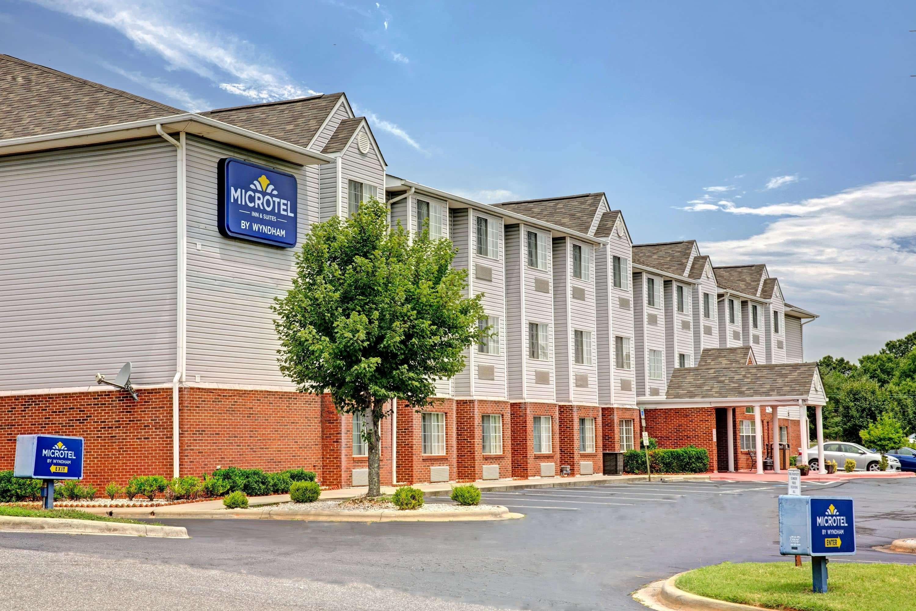 Microtel Inn & Suites By Wyndham Стейтсвилл Экстерьер фото