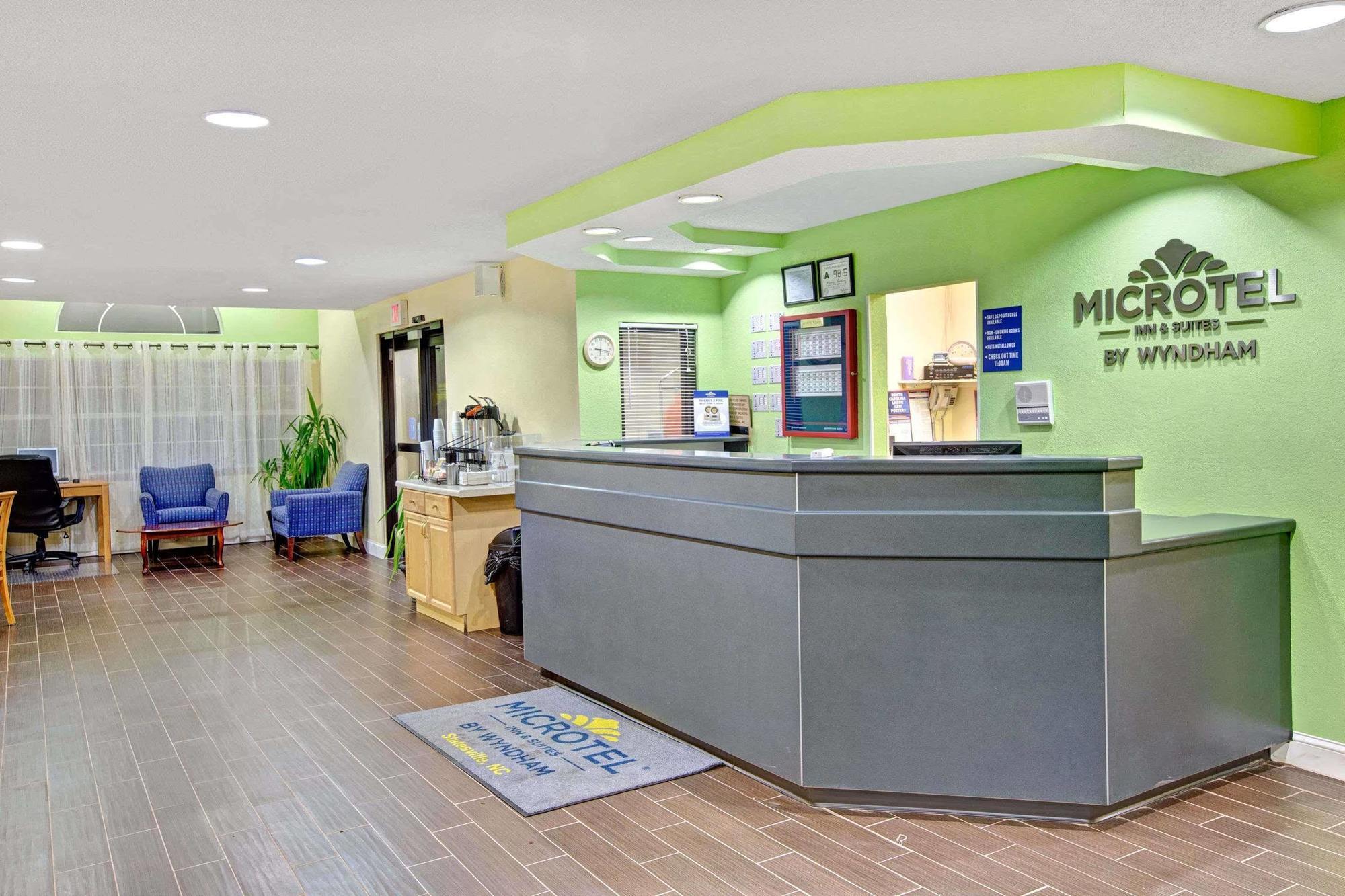 Microtel Inn & Suites By Wyndham Стейтсвилл Экстерьер фото